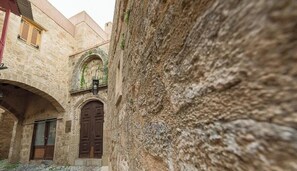 Exterior detail - Rhodes Old Town Castello Suite (Rhodes)