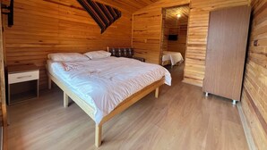 디럭스룸, 발코니, 산 전망 | 방음 설비, 무료 WiFi, 침대 시트