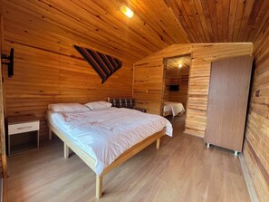 Deluxe Room, Balcony, Mountain View | Soundproofing, free WiFi, bed sheets - Seyirtepe Butik Otel (Maçka)