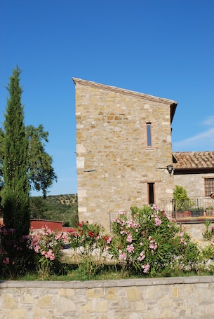 Esterni. Agriturismo Le Case Rosse di Montebuono