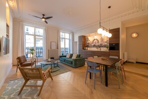 Smart TV, books - Sumptuous 3 Bedrooms Opéra - Grands Boulevards (Paris)