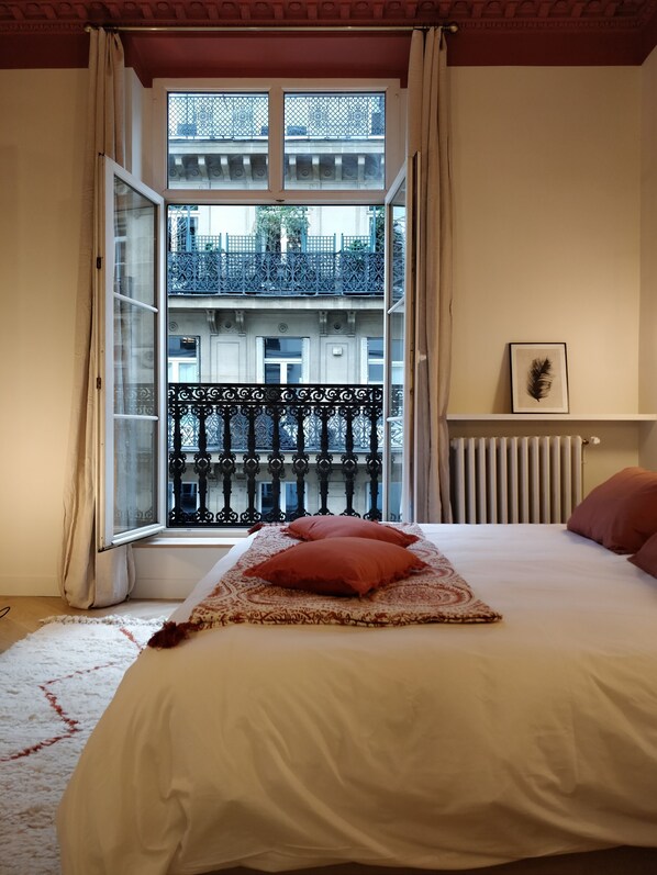 3 bedrooms, desk, iron/ironing board, free WiFi