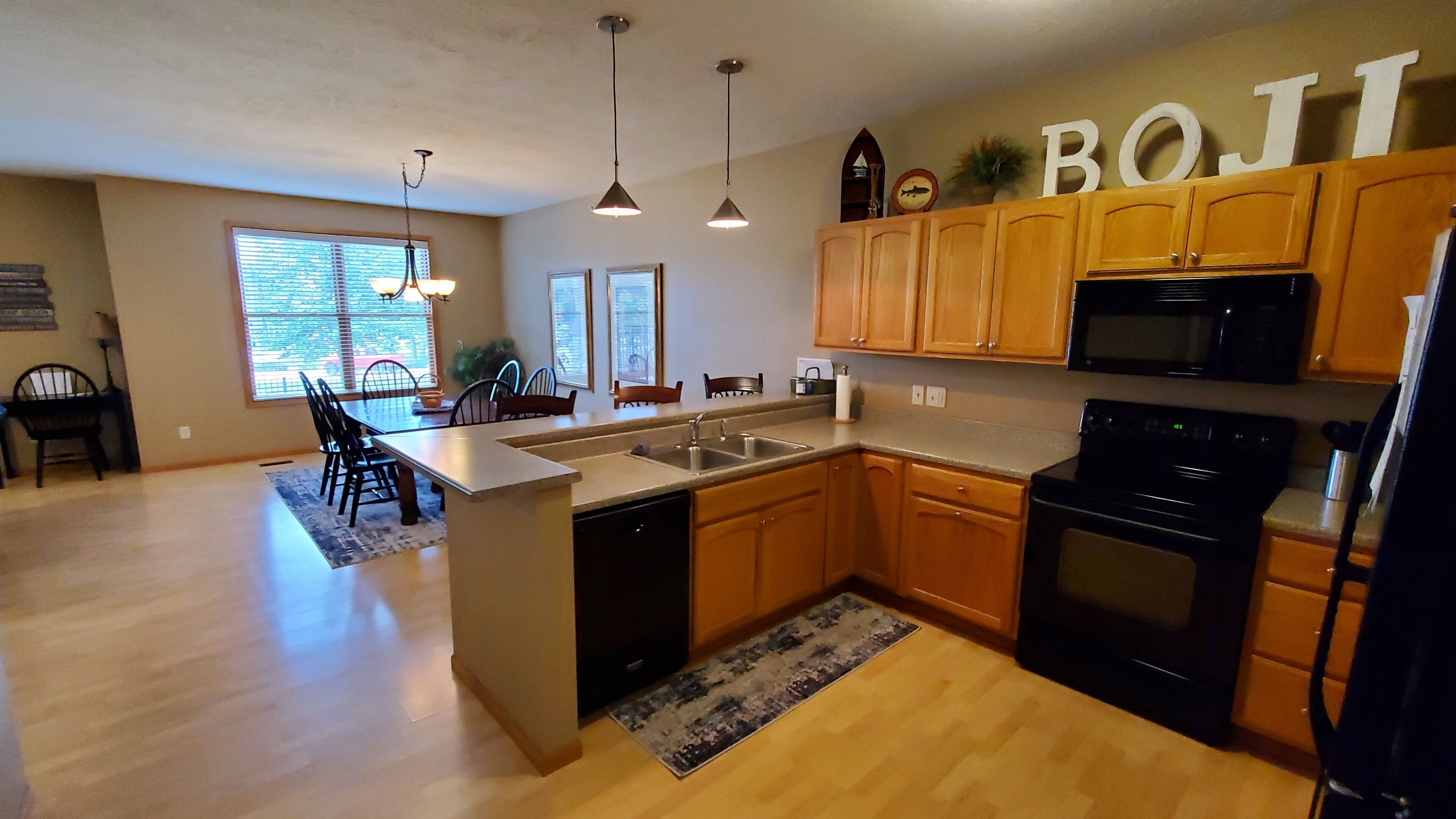 Functional floor plan for entertaining!