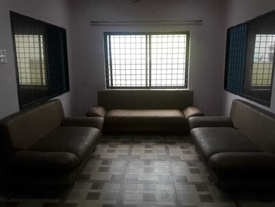 Easy approachable comfortable, home feeling.Well equipped kitchen  self cooking.