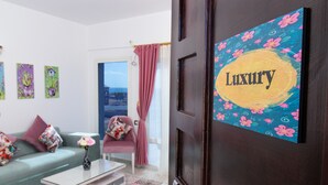 32-inch LED TV with satellite channels, TV, first-run movies - Swiss Royal Dahab (St. Catherine)