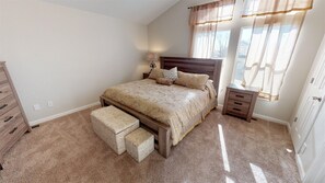 House (9428_Tranquil) | 4 bedrooms, desk, iron/ironing board, free WiFi