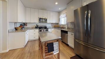 獨棟房屋 (9428_Tranquil) | 私人廚房 | 電冰箱、微波爐、爐台、洗碗機