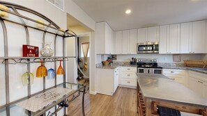 House (9428_Tranquil) | Private kitchen | Fridge, microwave, stovetop, dishwasher