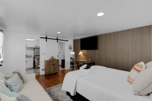 1 bedroom, desk, iron/ironing board, travel crib - Blocks from the beach, enjoy this newly renovated studio. (Hermosa Beach)