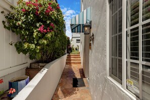 Exterior detail - Blocks from the beach, enjoy this newly renovated studio. (Hermosa Beach)