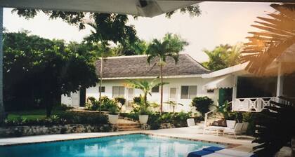 Captivating 3-bed Villa in Montego Bay