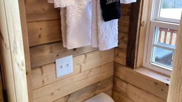 Towels, soap, shampoo, toilet paper