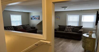 Ww242 East Hand Avenue, 2nd Floor