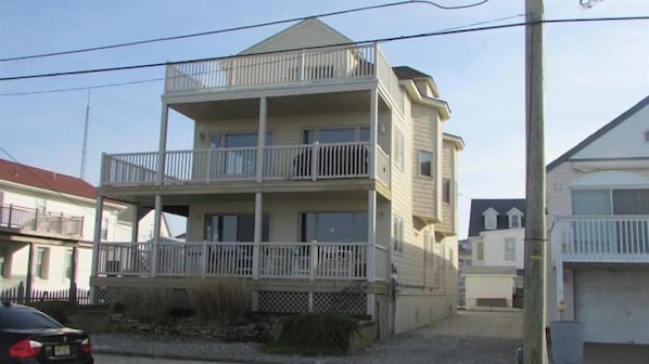 Condo | Exterior