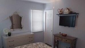 Unclassified image, 4 of 16, button - Nw129b West Spruce Avenue (North Wildwood)