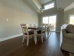 House | Private kitchen | Oven, kitchen islands - Wc330 East Saint Paul Avenue (Wildwood Crest)