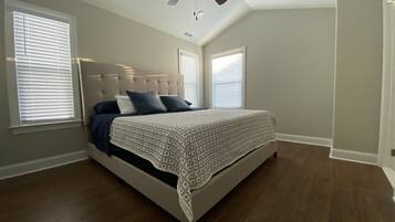 House | 4 bedrooms, free WiFi