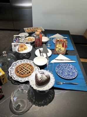Tägliches nach Wunsch zubereitetes Frühstück gegen Gebühr