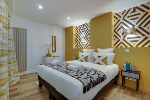 3 bedrooms, desk, iron/ironing board, free WiFi
