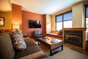 Condo, 1 Bedroom | Living room