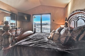 House, 3 Bedrooms | 3 bedrooms, individually decorated, individually furnished - Black Rock Retreat by Blueswell (Kamas)
