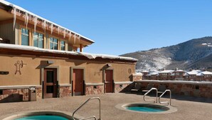 Outdoor spa tub - Sundial #c303 by Blueswell (Park City)