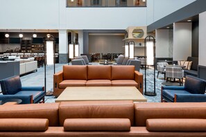 Lobby - Hilton Charlotte Airport (Charlotte)