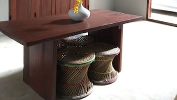 Télévision de 16 pouces avec chaînes par câble