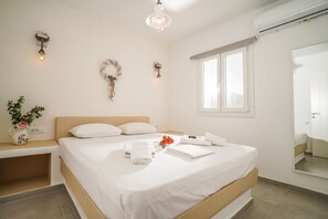 1 bedroom, in-room safe, iron/ironing board, free WiFi