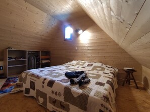 2 bedrooms - Small brand new wooden chalet on 2 levels with terrace (Queige)