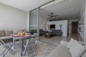 Dining - Apt Santa Marta – Sierra Laguna Condominio (Santa Marta)