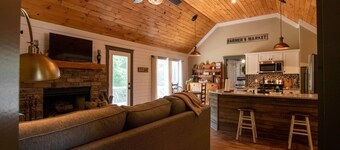 Cedar Hill Cottage - Secluded farmhouse near Serenbe and Atlanta.