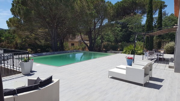 Outdoor pool, a heated pool