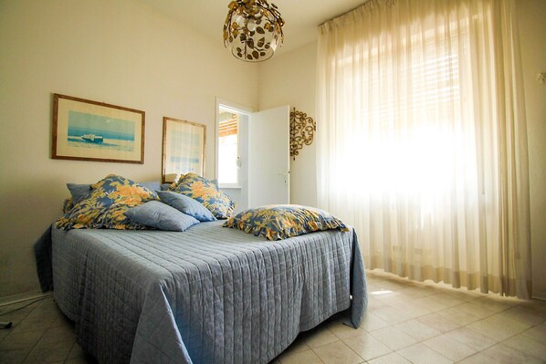 3 habitaciones, tabla de planchar con plancha y wifi gratis 