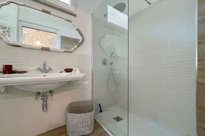 Shower, hair dryer, bidet, towels - Villa Gio-Dì (Marina di Grosseto)