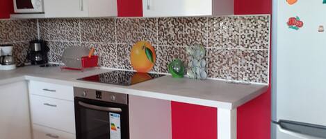 Microwave, coffee/tea maker, cookware/dishes/utensils