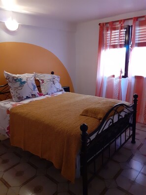 1 bedroom, iron/ironing board, WiFi, bed sheets - Villa with two apartments (bottom of villa with independent entrance) (SAINT JOSEPH)