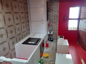 Microwave, coffee/tea maker, cookware/dishes/utensils - Villa with two apartments (bottom of villa with independent entrance) (SAINT JOSEPH)