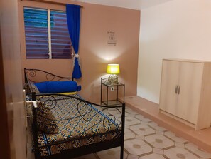 1 quarto, ferros/tábuas de passar roupa, Wi-Fi, roupa de cama