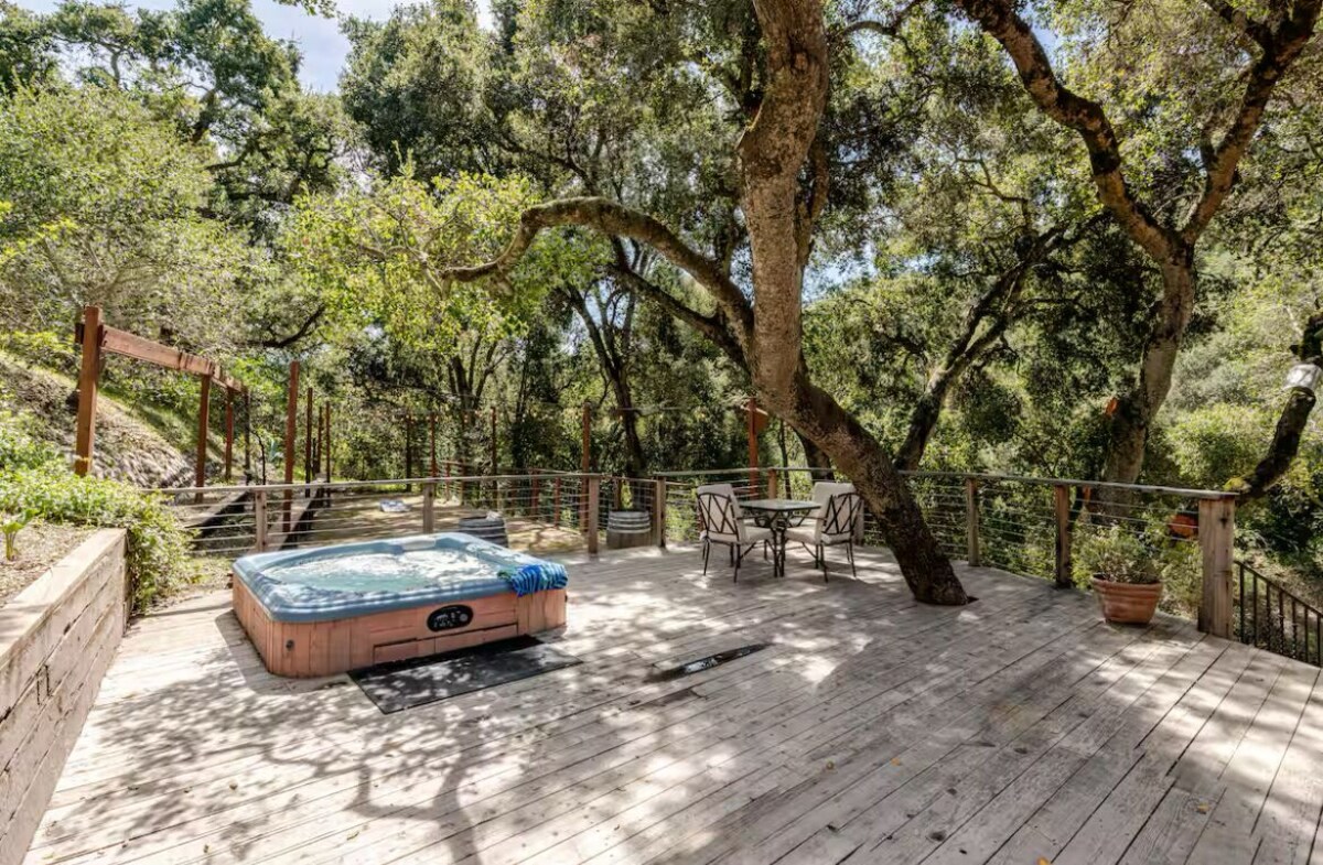 Photo 31 of Oak Treehouse Retreat
