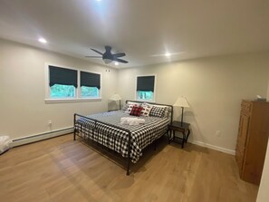 7 bedrooms, travel cot, free WiFi, bed sheets