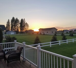 Terrace/patio - New, clean, charming, roomy house near Glacier Park w/ views! Well appointed. (Columbia Falls)