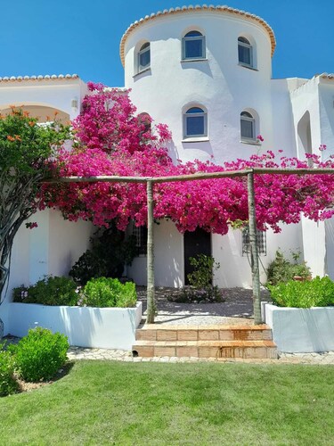 Casa Estrela, Luxury Algarve Villa, Stunning Views, Private Pool, Gardens, Fibre