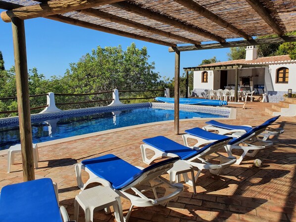 Piscine extérieure, piscine chauffée