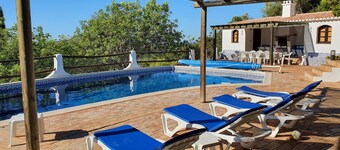 Casa Estrela, Luxury Algarve Villa, Stunning Views, Private Pool, Gardens, Fibre