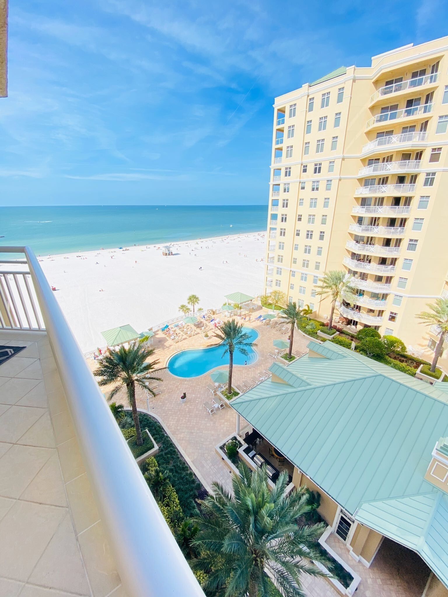 Beachfront 2Bed2Bath Luxury Condo overlooking #1 and Top Rated Clearwater Beach