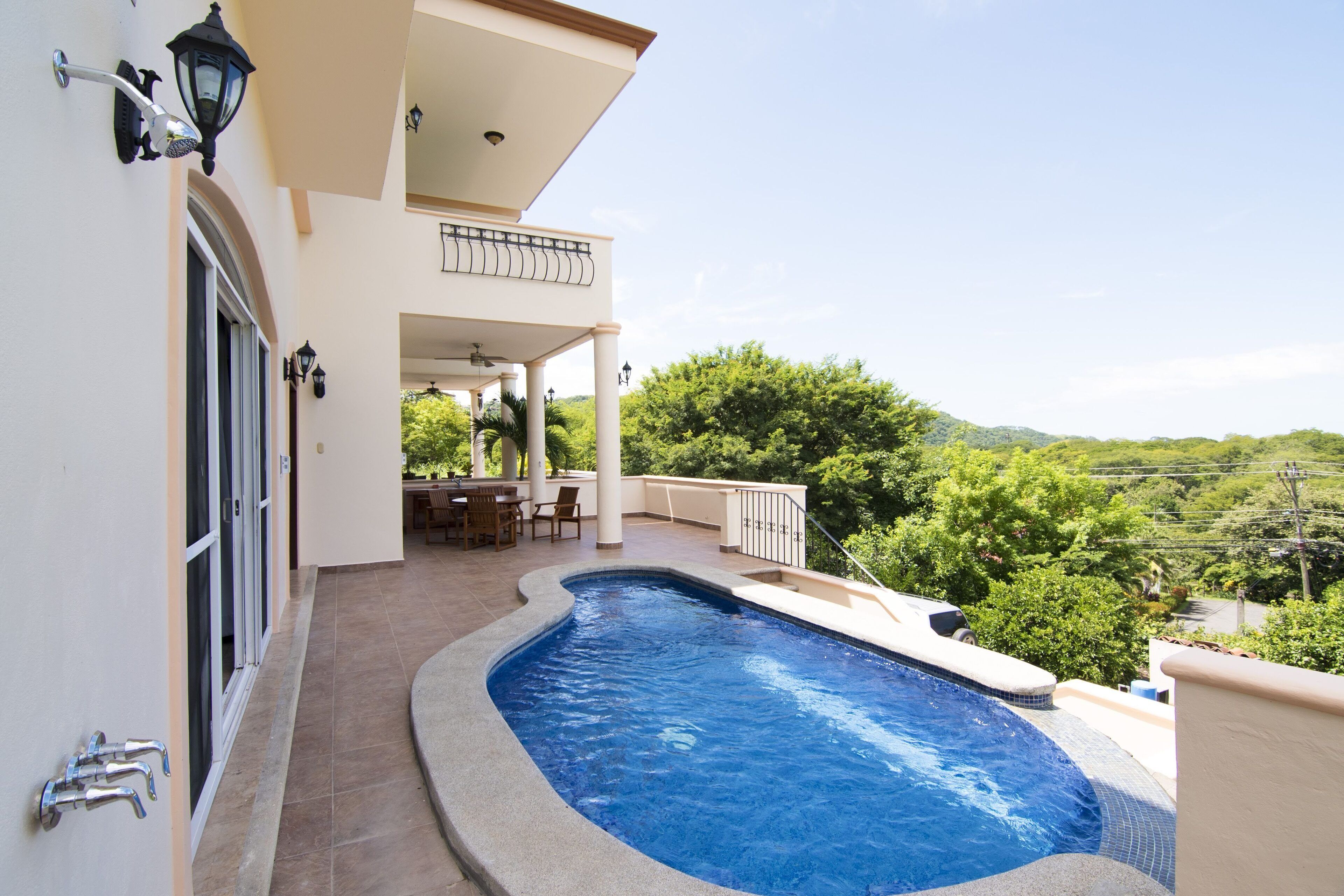 Hồ bơi ngoài trời 