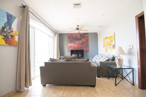 Televisión de pantalla plana, reproductor de DVD