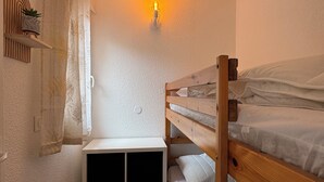 Unclassified image, 3 of 17, button - House near Natu and Roquille. Swimming pool. Air conditioning. WIFI. Parking. Terrace. (Agde)