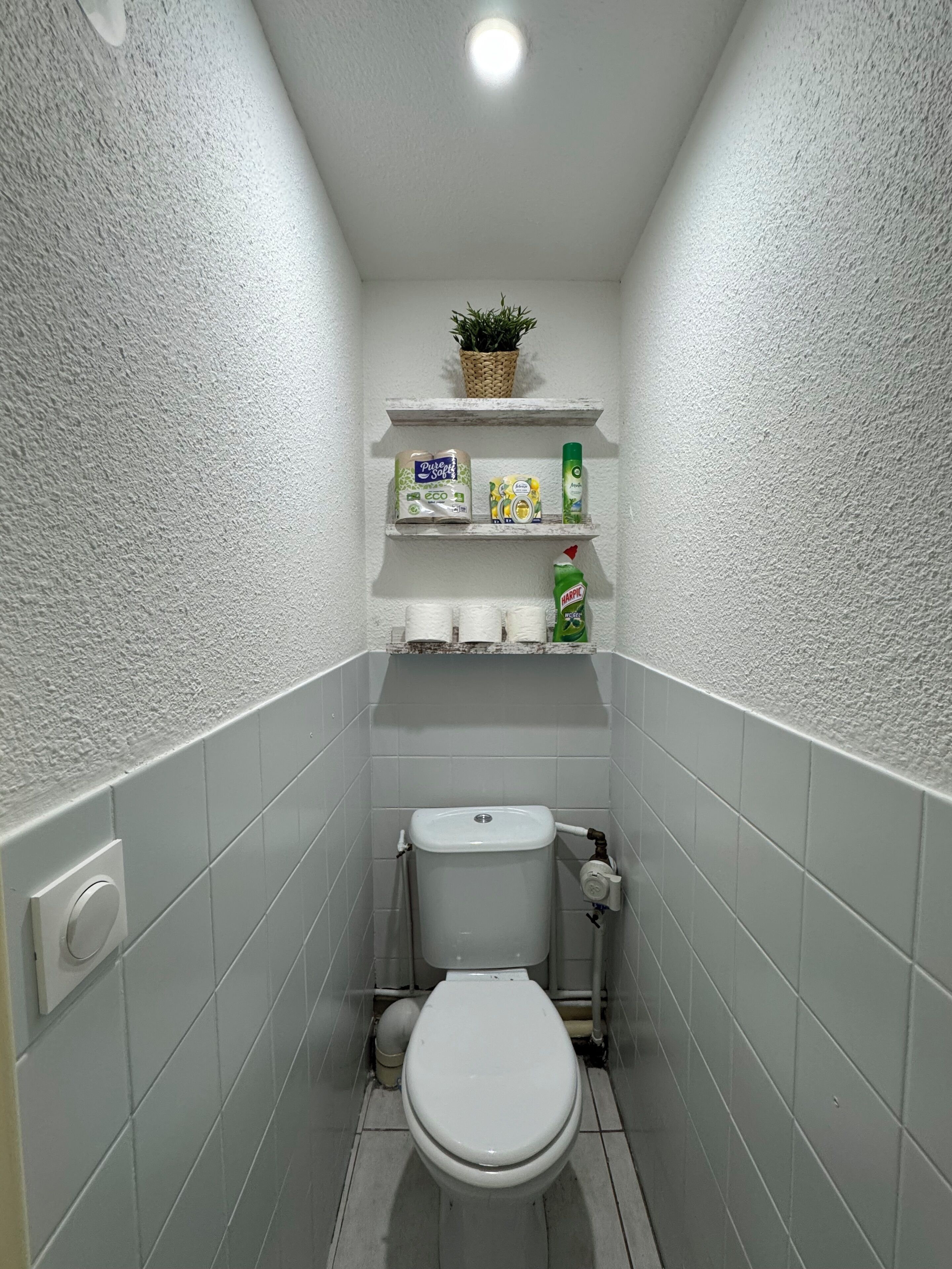 Douche, sèche-cheveux